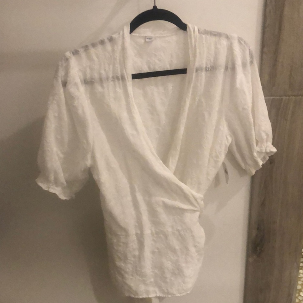 White Old Navy wrap shirt